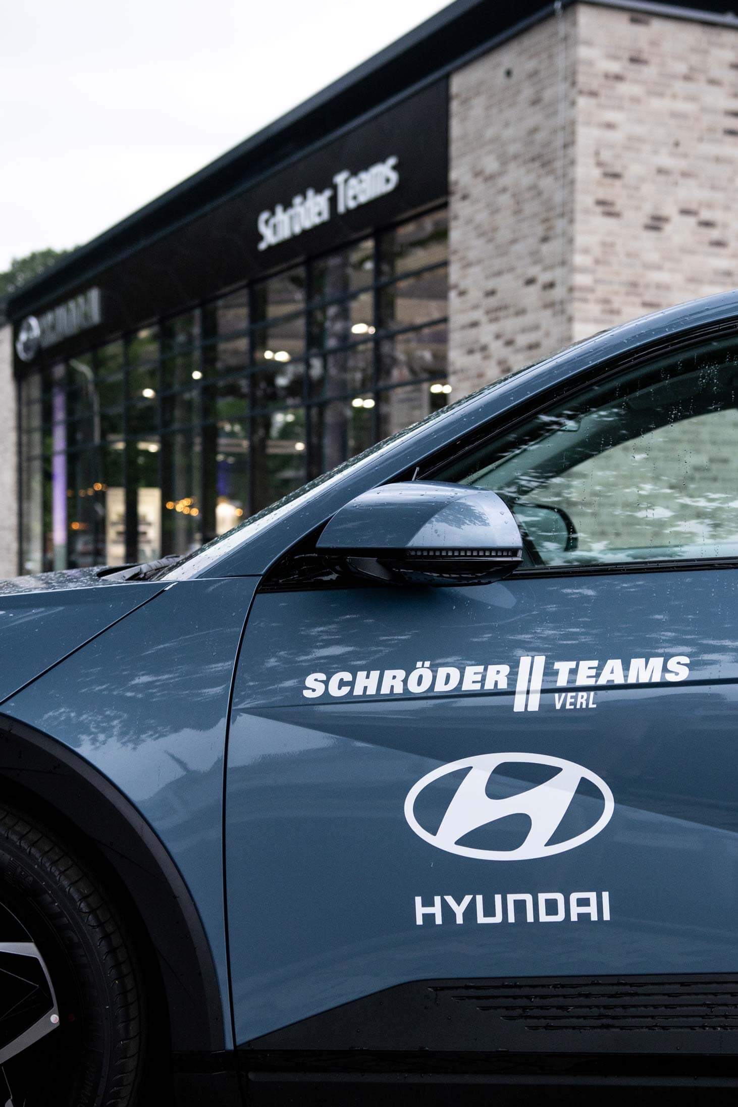 Schröder Team feiert Hyundai Neueröffnung in Verl
