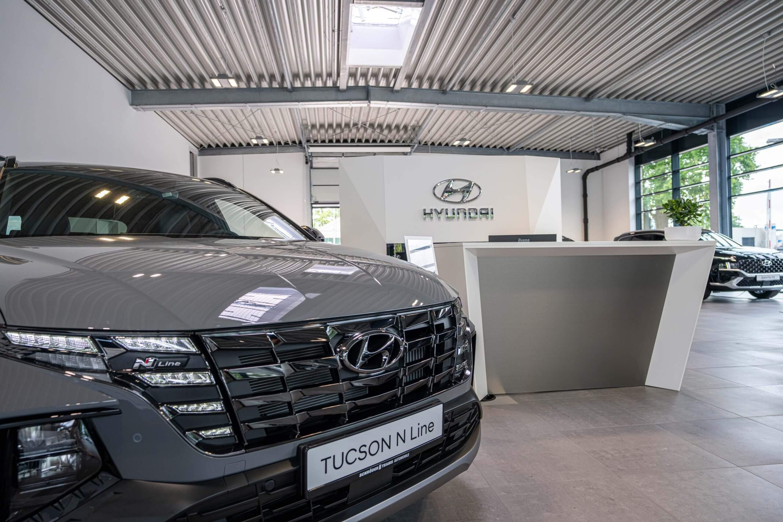 Schröder Team feiert Hyundai Neueröffnung in Verl