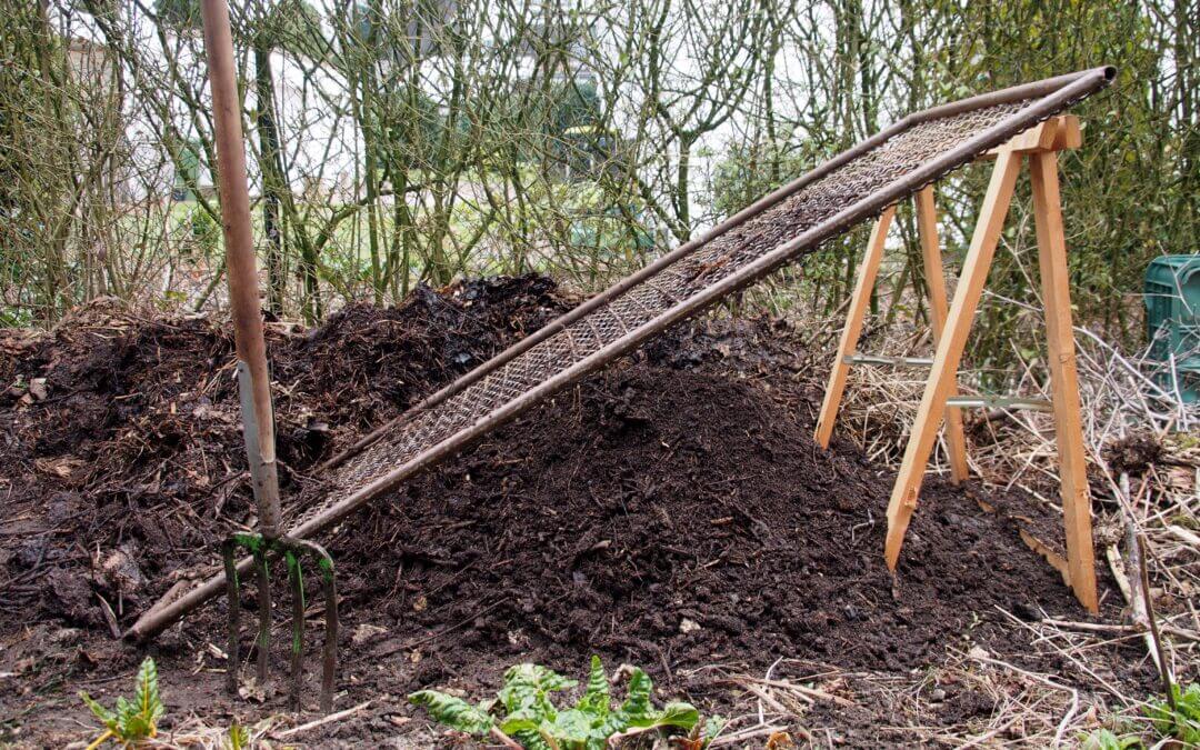 Gartenboden pflegen – über Kompost, Mulch und Bodenleben