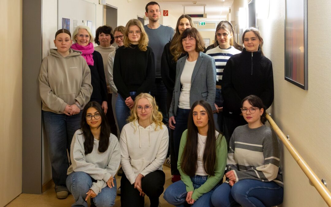 Schülerinnen erhalten Einblick in die Realität psychischer Erkrankungen im LWL-Klinikum Gütersloh