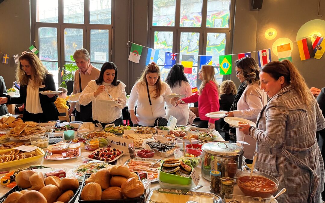 „Höchste Zeit“ für das Internationale Frauenfrühstück