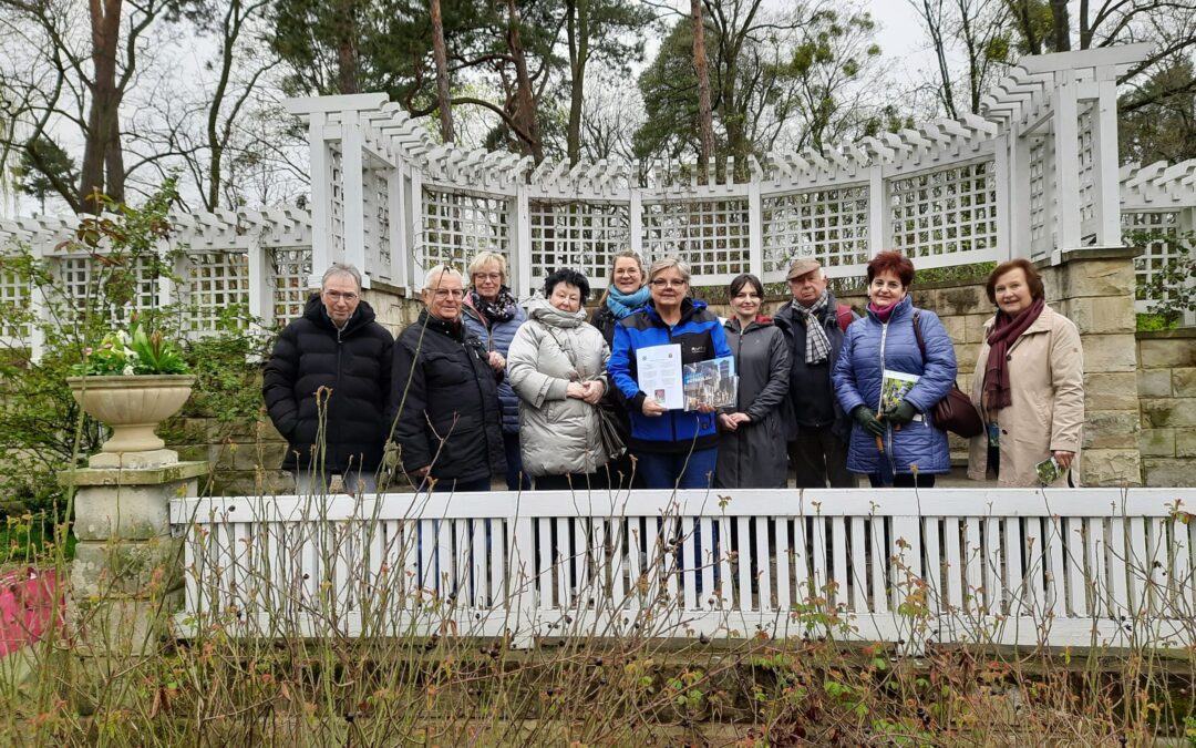 Blumenzüchtungen, Bildhauerei und generationsübergreifende Aktivitäten