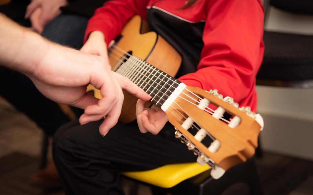 Kurs für Gitarre oder Ukulele (JelGi)