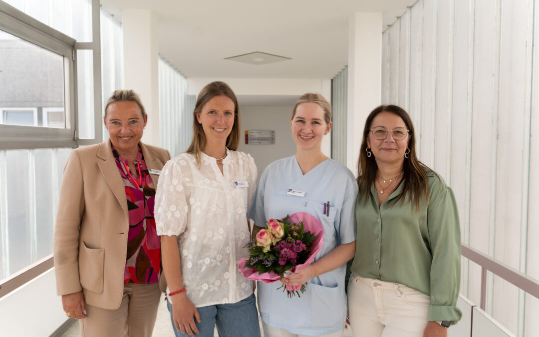 Ein Jahrgang mit Persönlichkeit: Glückwunsch an die ersten Absolventinnen der Ausbildung zur Medizinischen Fachangestellten im Klinikum Gütersloh