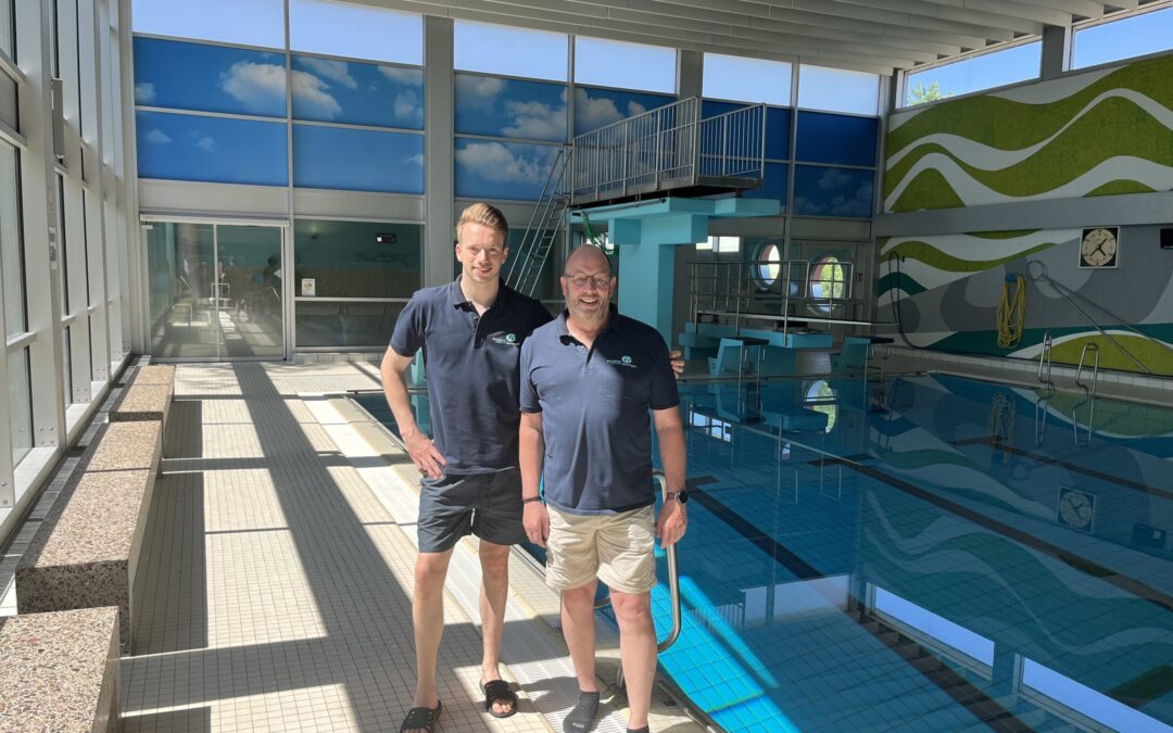 Julian Feldkort ist frisch geprüfter Schwimmmeister