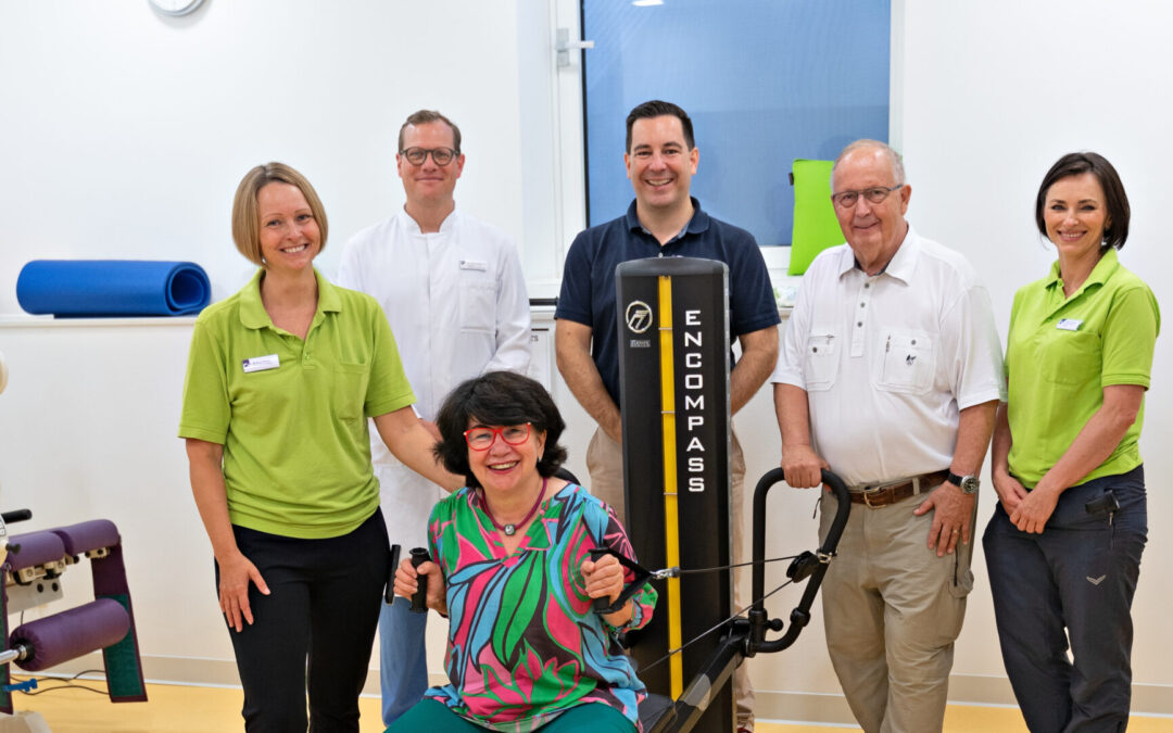 Förderverein spendet vielseitiges Trainingsgerät für die Physiotherapie des Klinikum Gütersloh