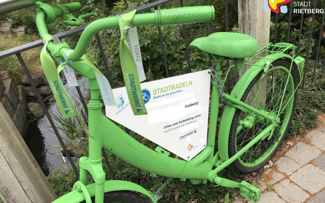 552 Radlerinnen und Radler treten in die Pedale