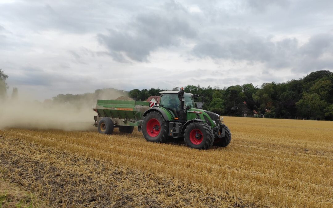 Das macht Kalk im Ackerboden