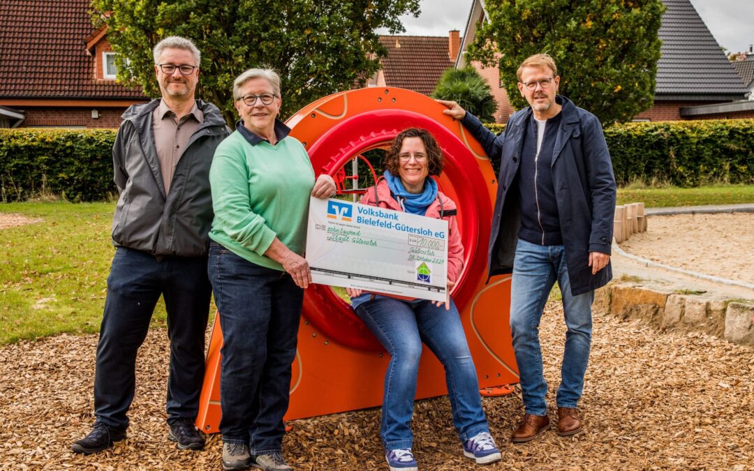 Spielplatz Auf’m Eickholt hat neue Geräte und Wege erhalten