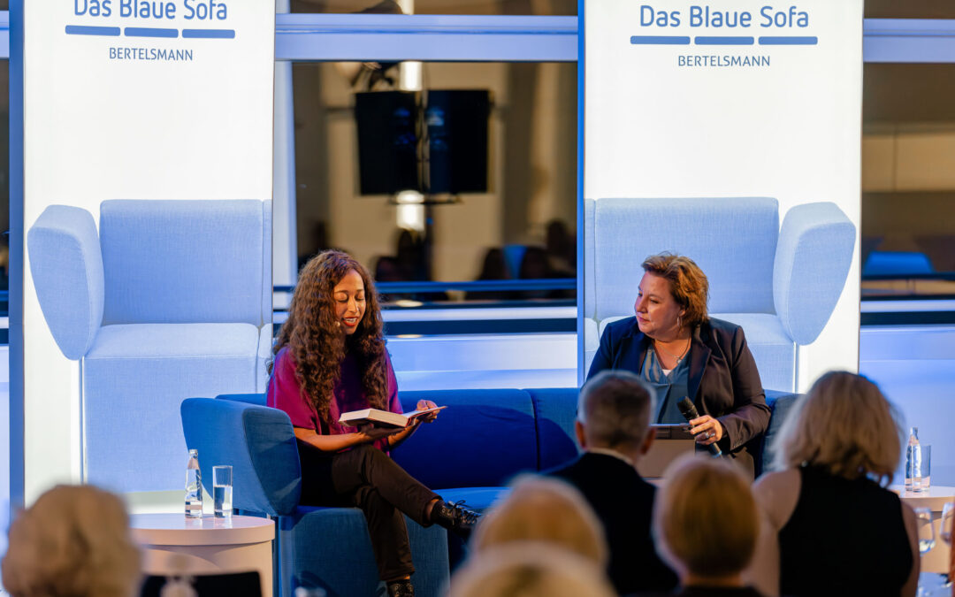 Melanie Raabe zu Gast auf dem „Blauen Sofa“ in Gütersloh