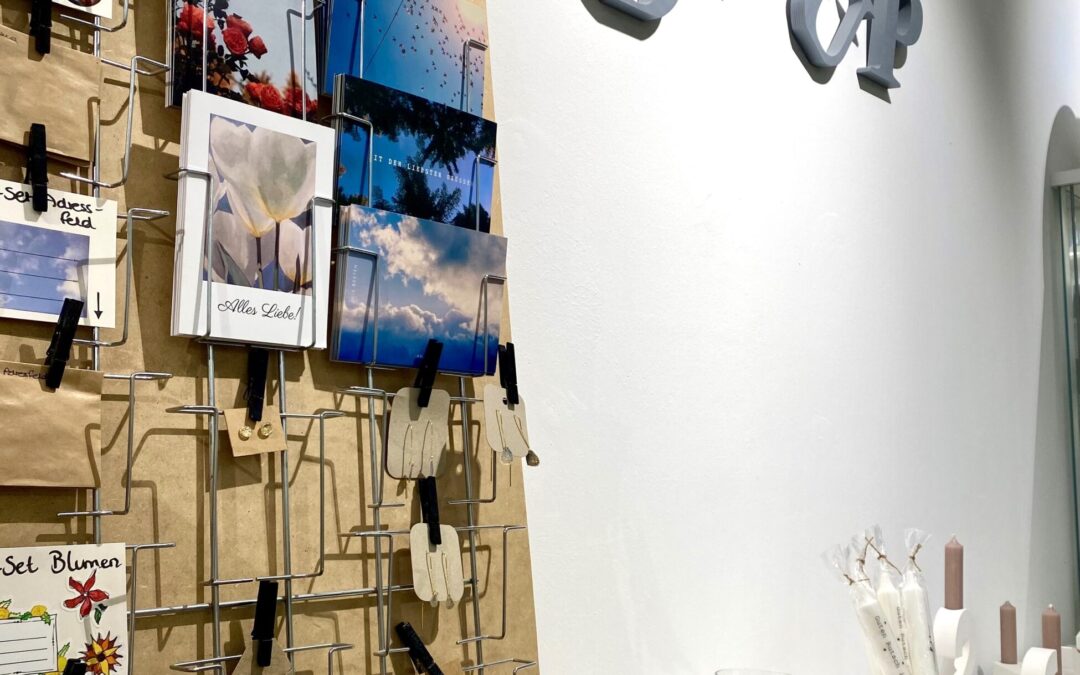 Weihnachtliche Geschenkideen im Pop-Up Regal