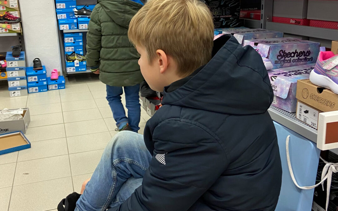 Schuhgutscheine der Sonja-Reischmann-Stiftung feiern 10-jähriges Jubiläum