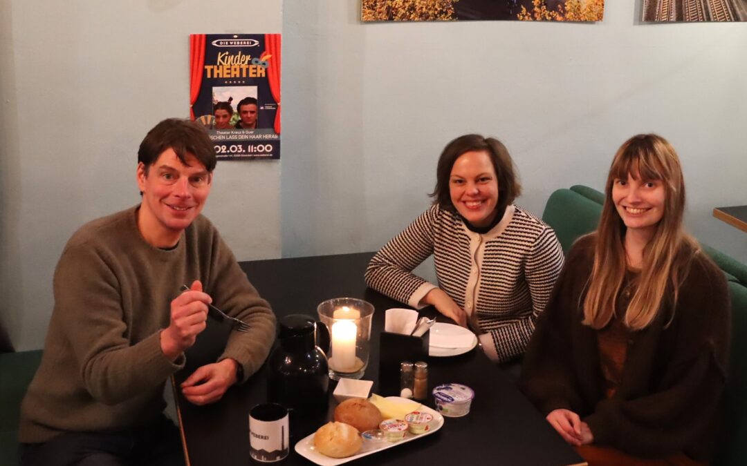 Familien-Sonntag: Frühstück und Kindertheater im Bürgerkiez