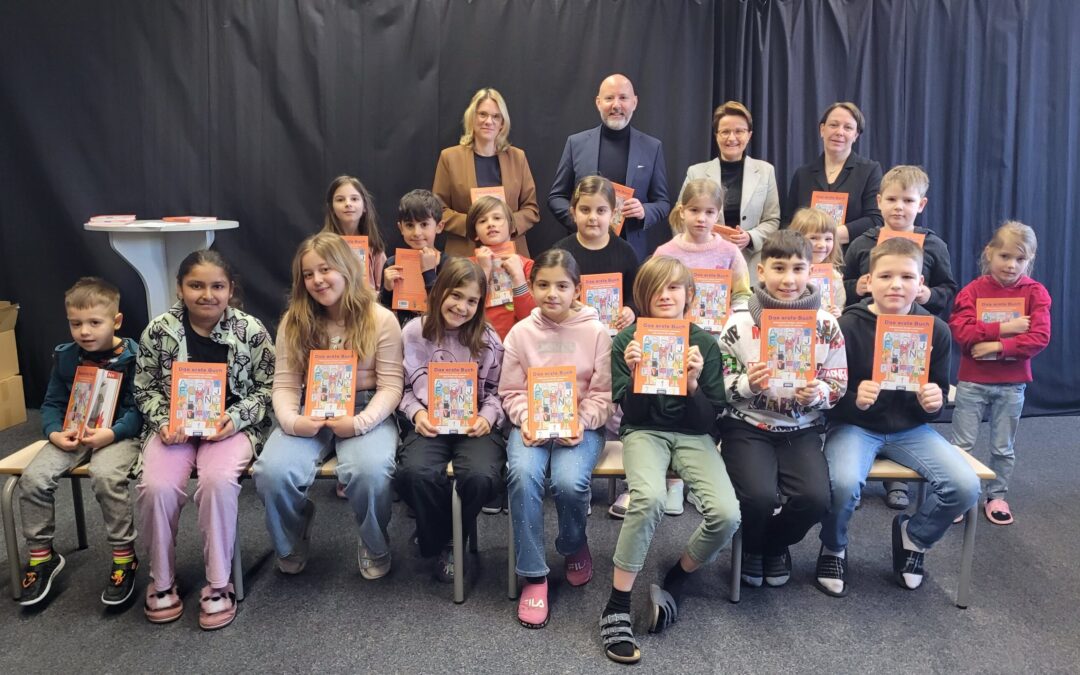 „Das erste Buch“: Geschichten und Bilder von A bis Z