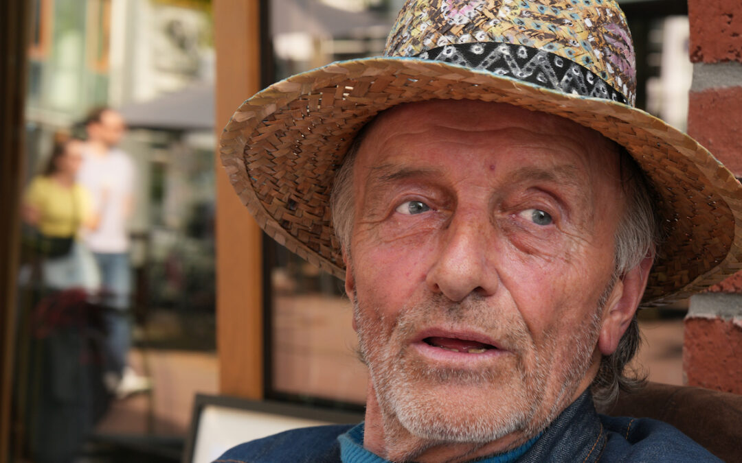 EIN LEBEN ZWISCHEN LINIEN UND FARBEN