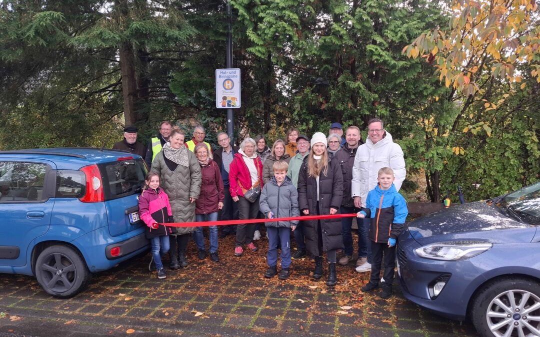 Elterntaxi-Haltezonen an vier Grundschulen eingeweiht