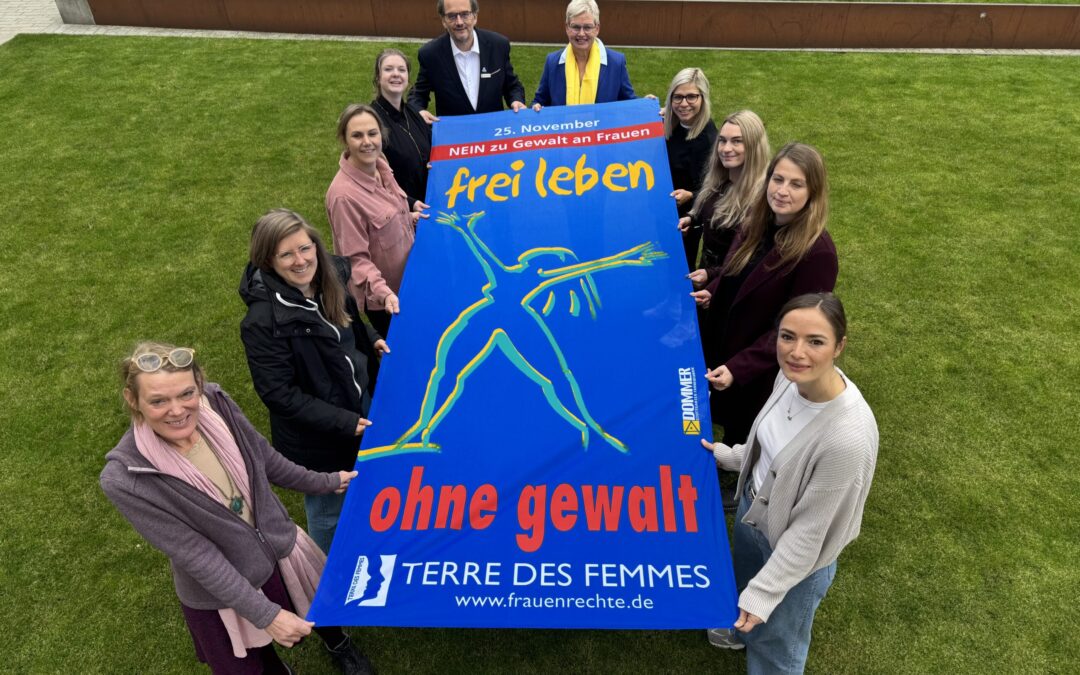 Gütersloh zeigt Flagge gegen Gewalt an Frauen