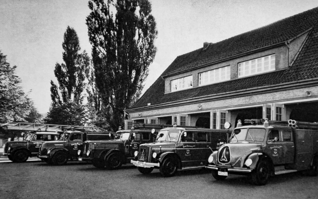 FEUERWEHRAUTO KEHRT HEIM